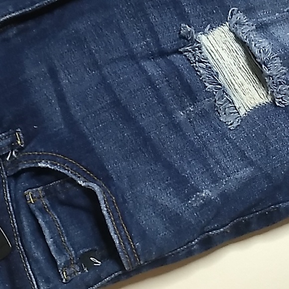 KanCan size 11/29 Jeans Distressed Dark Wash - Picture 3 of 8